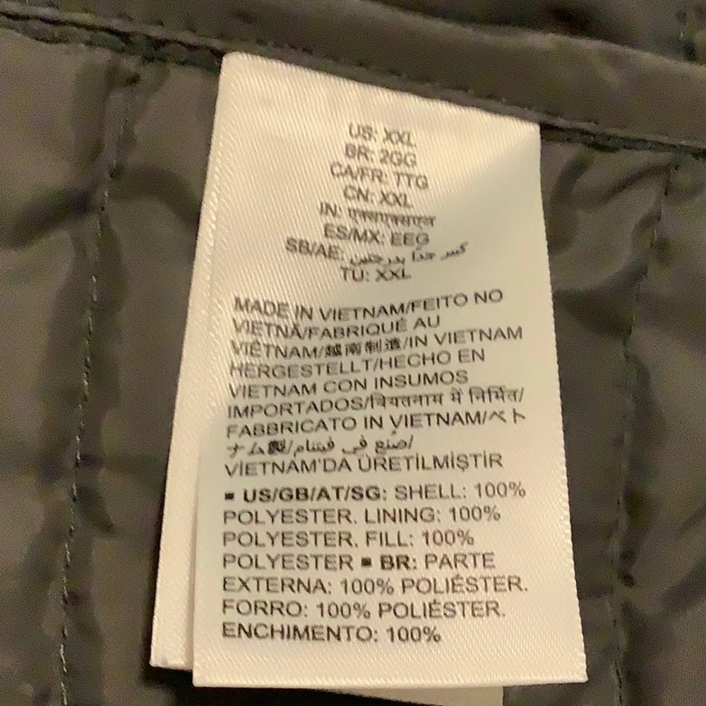 AMAZON ESSENTIALS Lightweight Packable Puffer Jacket